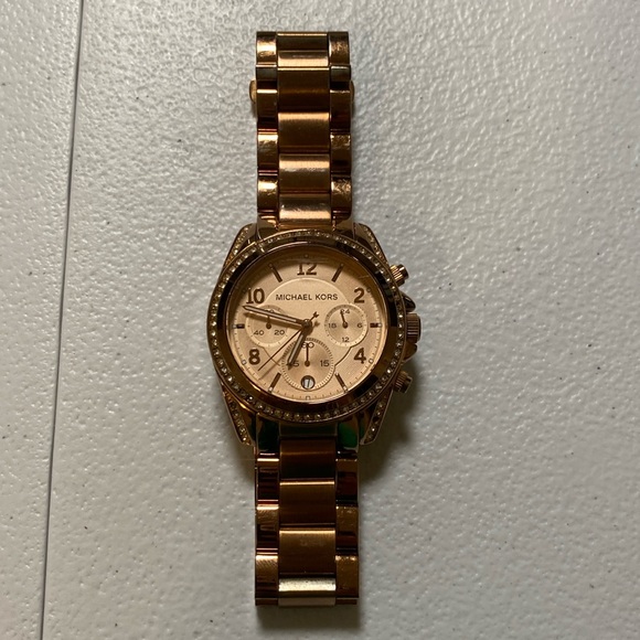 Michael Kors MK5263 Rose Gold Tone Wrist Watch for Women. GUC - Picture 11 of 16
